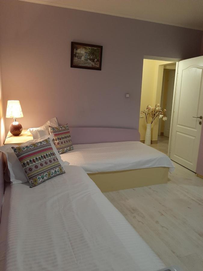 Luny Apartment Ruse Esterno foto