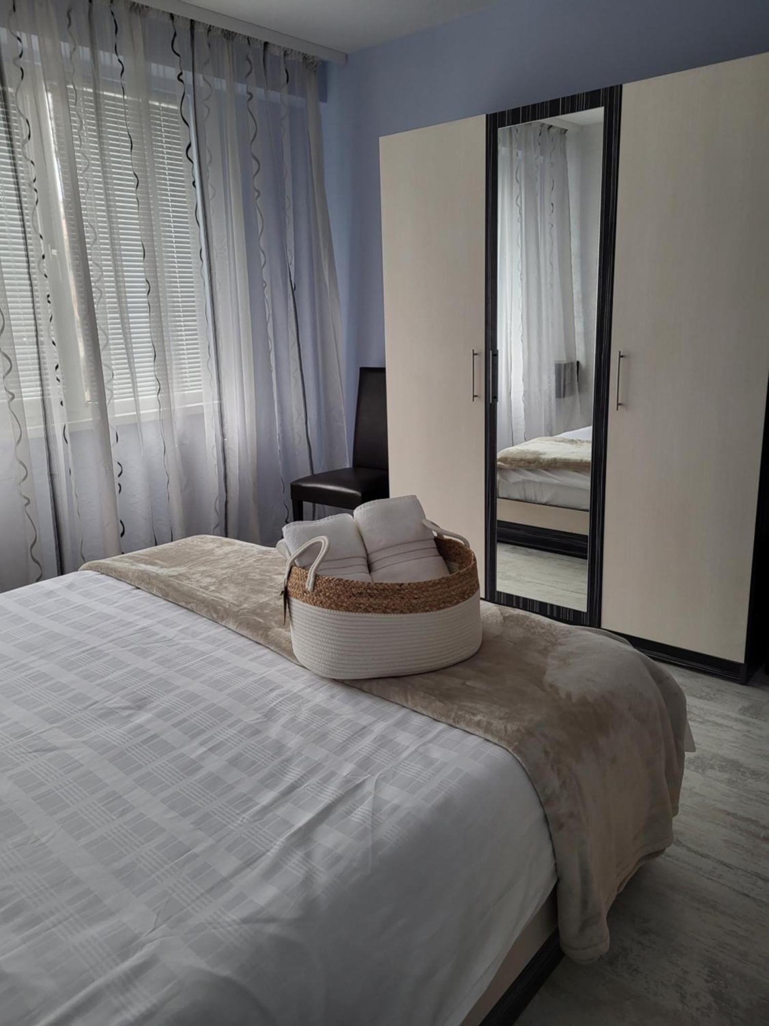Luny Apartment Ruse Esterno foto