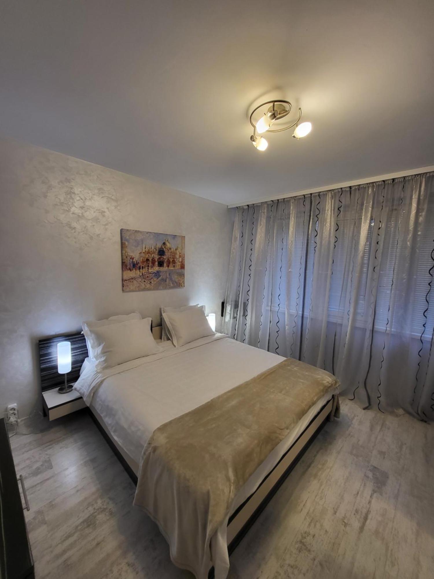 Luny Apartment Ruse Esterno foto