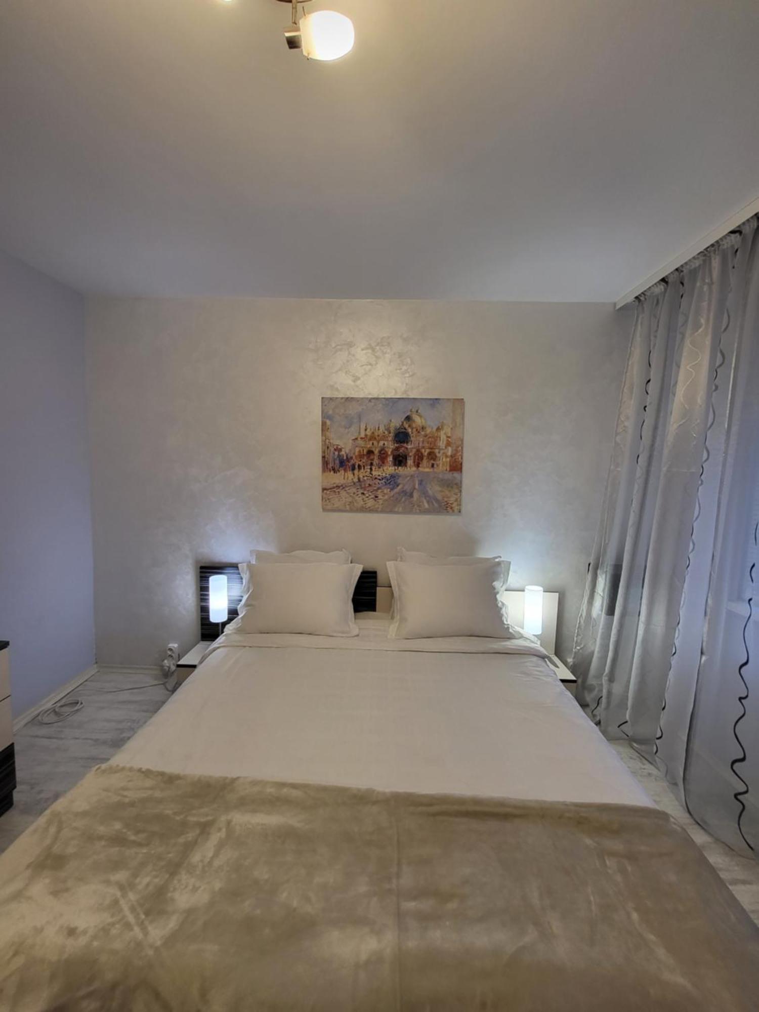 Luny Apartment Ruse Esterno foto